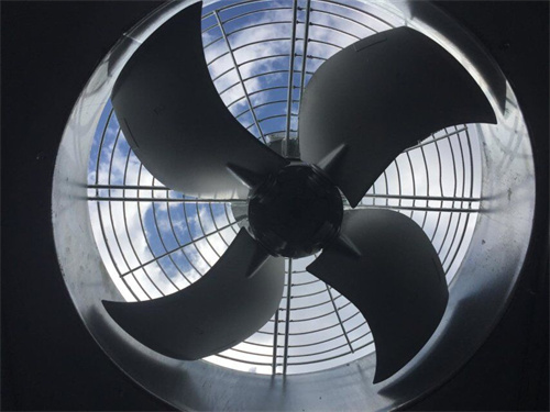 閉式冷卻塔電機(jī)怎么維護(hù)(冷卻塔電機(jī)維護(hù)的方法)