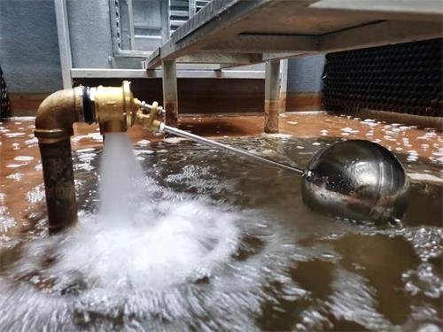 補水后閉式冷卻塔浮球閥沒法關掉怎么回事(冷卻塔補水后浮球閥沒關怎么辦)